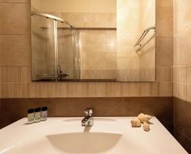 Canvas by Mitsis Belvedere