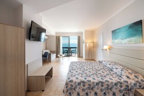 Canvas by Mitsis Belvedere