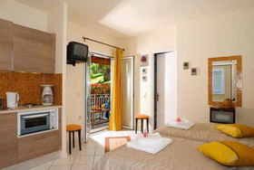 Chrismos Luxury Suites & Studios