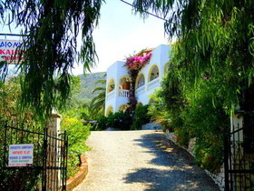 Dionysos Apartments