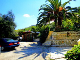 Dionysos Apartments