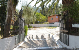 Passas Mare Apartments & Studios