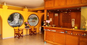 Bella Vista Hotel & Studios