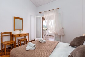 Dany Apartments by Estia