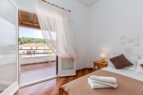 Dany Apartments by Estia