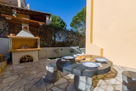 Louisa's Summer House