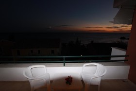 Menigos Resort