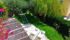 Menigos Resort