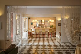 Opera Blue Hotel