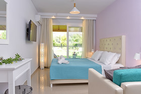 Palapart Gikas Studios & Suites