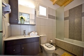 Palapart Gikas Studios & Suites