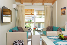 Palapart Gikas Studios & Suites