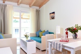 Palapart Gikas Studios & Suites