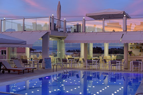 Palapart Gikas Studios & Suites