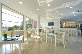 Palapart Gikas Studios & Suites