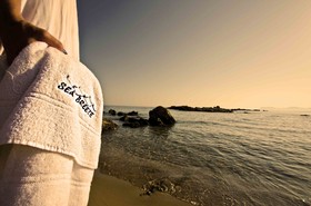 Sea Breeze Beis Apts