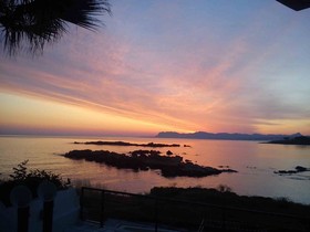 Sea Breeze Beis Apts