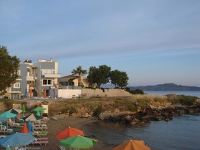 Sea Breeze Beis Apts