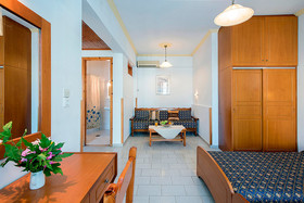 Andreas Pool Apartments