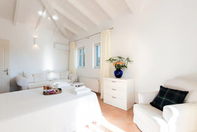 Villa Al'Azraa by Corfuescapes