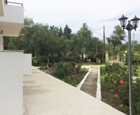 Captain's Studios & Apartments