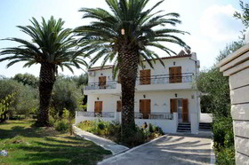 Captain's Studios & Apartments