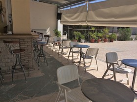 Captain's Studios & Apartments