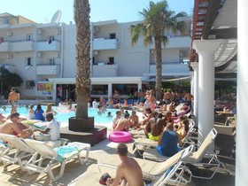 Quayside Village Hotel