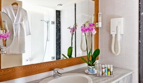 Kontokali Bay Resort & Spa