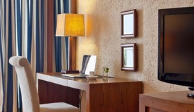 Kontokali Bay Resort & Spa