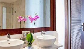 Kontokali Bay Resort & Spa