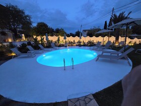 Loadstar Rooms & Suites