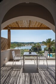 Loadstar Rooms & Suites