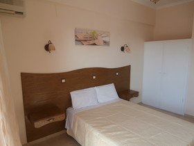 River Studios & Apartments
