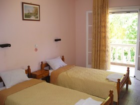 River Studios & Apartments