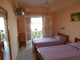 River Studios & Apartments