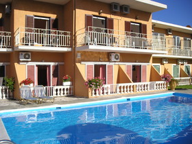 River Studios & Apartments