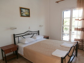 River Studios & Apartments