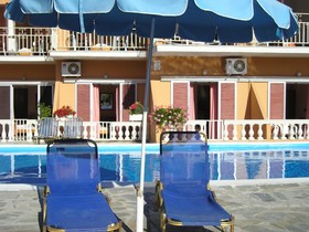 River Studios & Apartments