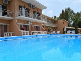 River Studios & Apartments