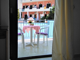 Aragorn Hotel