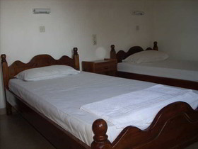 Makis Louvlis Apartments & Studios