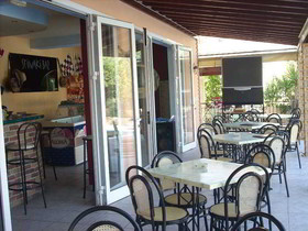 Makis Louvlis Apartments & Studios
