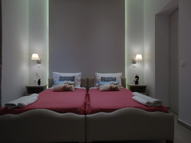 Makis Louvlis Apartments & Studios