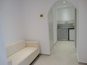 Makis Louvlis Apartments & Studios