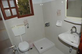 Makis Louvlis Apartments & Studios