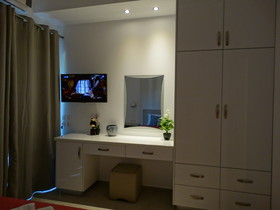 Makis Louvlis Apartments & Studios