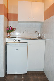 Makis Louvlis Apartments & Studios