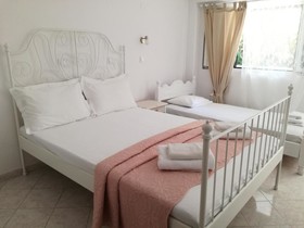 Rossi's Studios and Apartments