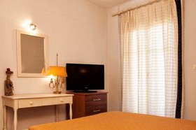 Veroniki Studios & Apartments